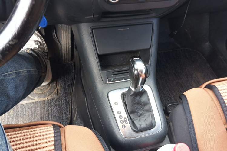 Used Volkswagen Tiguan 2012 1.8TSI Automatic Two-Wheel Drive Urban Edition Gear Lever
