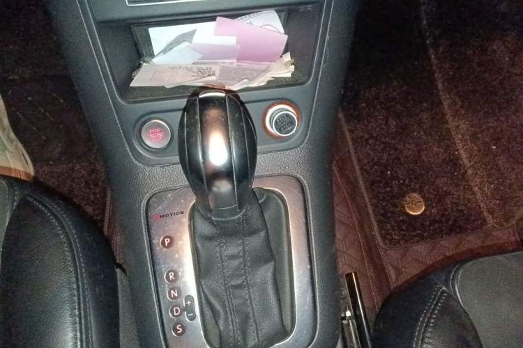 Used Volkswagen Tiguan 2012 2.0 TSI Automatic All-Wheel Drive Flagship Edition Gear Lever