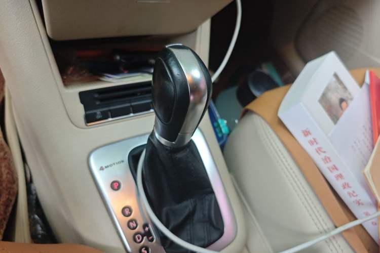 Used Volkswagen Tiguan 2012 1.8TSI Automatic All-Wheel Drive Fashion Edition Gear Lever