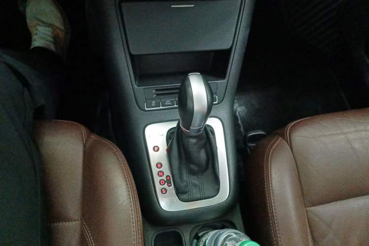 Used Volkswagen Tiguan 2012 2.0 TSI Comfort Edition Gear Lever