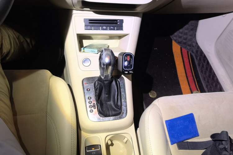 Used Volkswagen Tiguan 2012 2.0 TSI Automatic All-Wheel Drive Flagship Edition Gear Lever
