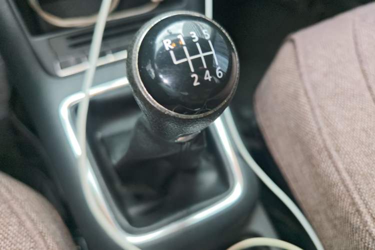 Used Volkswagen Tiguan 2012 1.8TSI Manual Two-Wheel Drive Urban Edition Gear Lever