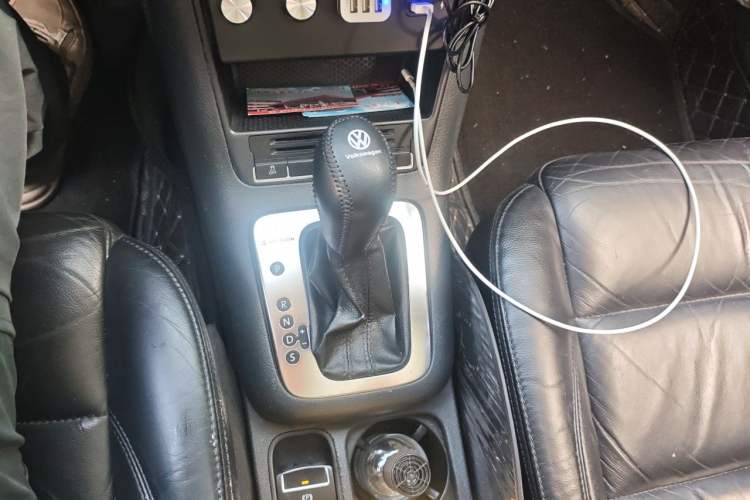 Used Volkswagen Tiguan 2012 1.8TSI Automatic All-Wheel Drive Elite Edition Gear Lever