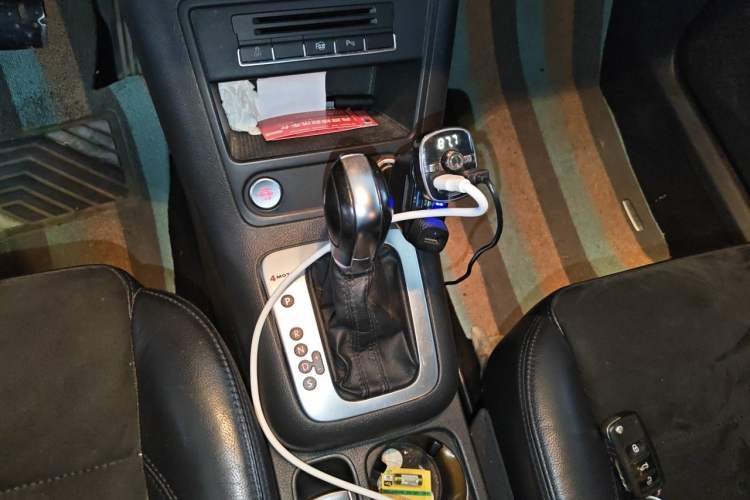 Used Volkswagen Tiguan 2012 2.0 TSI Automatic All-Wheel Drive Flagship Edition Gear Lever
