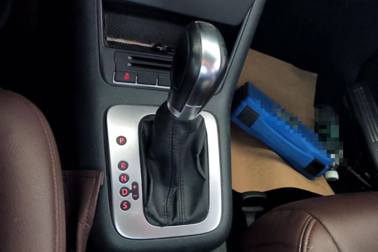 Used Volkswagen Tiguan 2012 1.8TSI Automatic Two-Wheel Drive Urban Edition Gear Lever