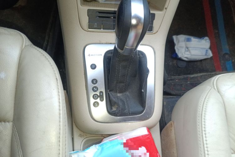 Used Volkswagen Tiguan 2012 1.8TSI Automatic All-Wheel Drive Elite Edition Gear Lever