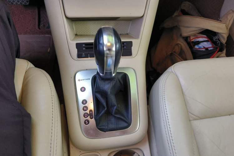 Used Volkswagen Tiguan 2012 1.8TSI Automatic All-Wheel Drive Fashion Edition Gear Lever