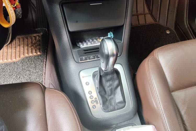 Used Volkswagen Tiguan 2012 2.0 TSI Comfort Edition Gear Lever