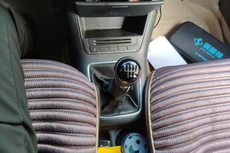 Used Volkswagen Tiguan 2012 1.4TSI Manual Two-Wheel-Drive Urban Edition Gear Lever