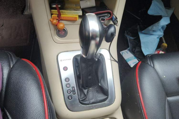 Used Volkswagen Tiguan 2012 2.0 TSI Automatic All-Wheel Drive Flagship Edition Gear Lever