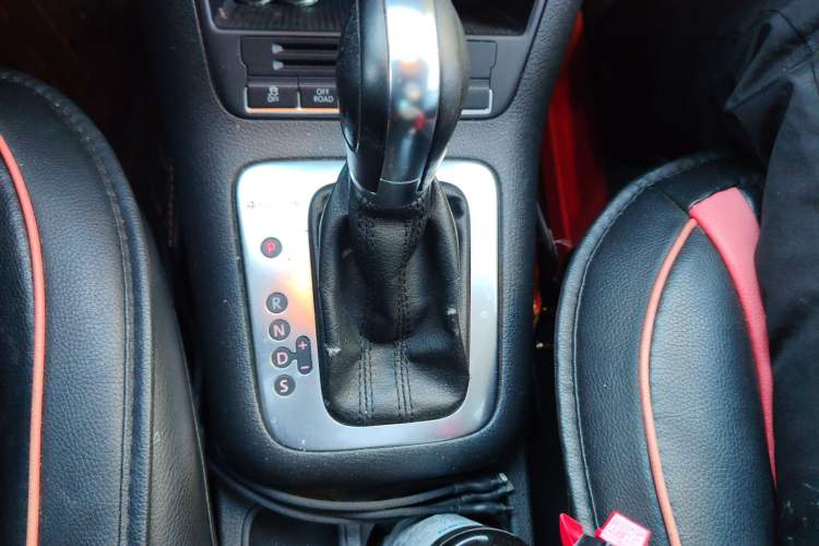 Used Volkswagen Tiguan 2012 2.0 TSI Comfort Edition Gear Lever