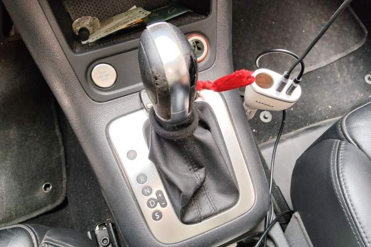 Used Volkswagen Tiguan 2012 1.8TSI Automatic All-Wheel Drive Elite Edition Gear Lever