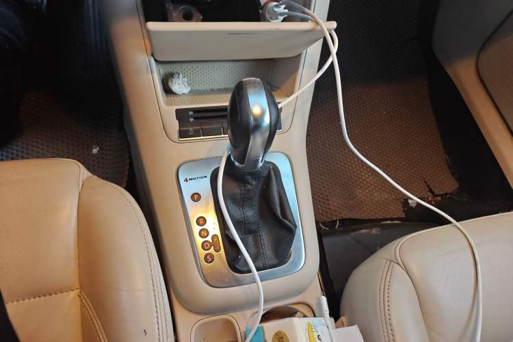 Used Volkswagen Tiguan 2012 1.8TSI Automatic All-Wheel Drive Elite Edition Gear Lever