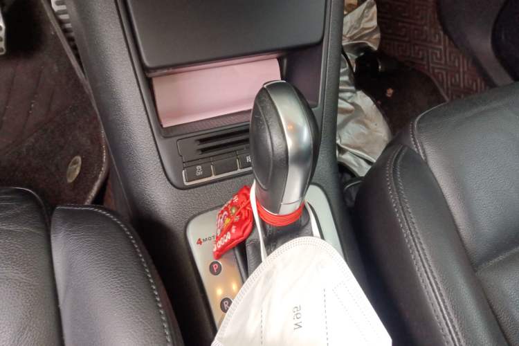 Used Volkswagen Tiguan 2012 2.0 TSI Comfort Edition Gear Lever
