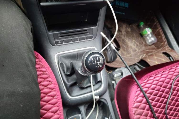 Used Volkswagen Tiguan 2012 1.4TSI Manual Two-Wheel-Drive Urban Edition Gear Lever