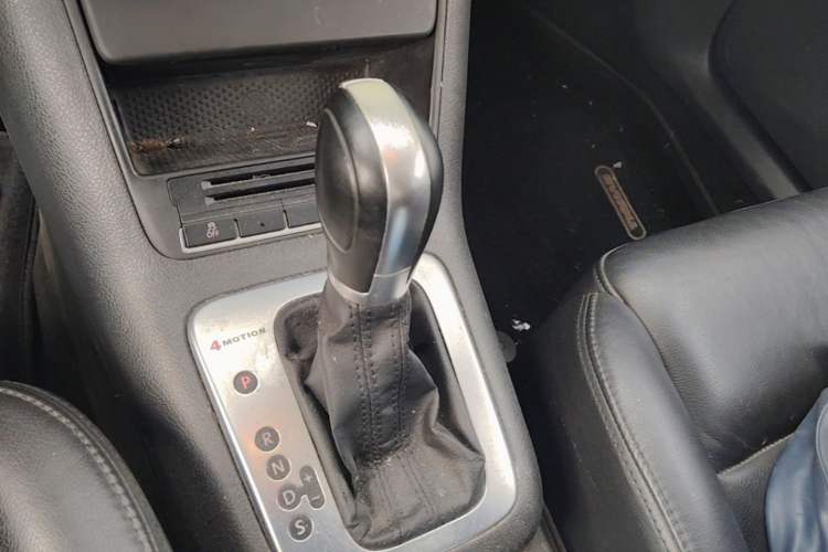 Used Volkswagen Tiguan 2012 1.8TSI Automatic All-Wheel Drive Elite Edition Gear Lever