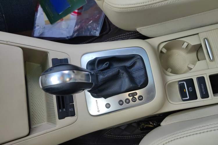 Used Volkswagen Tiguan 2012 1.8TSI Automatic All-Wheel Drive Elite Edition Gear Lever