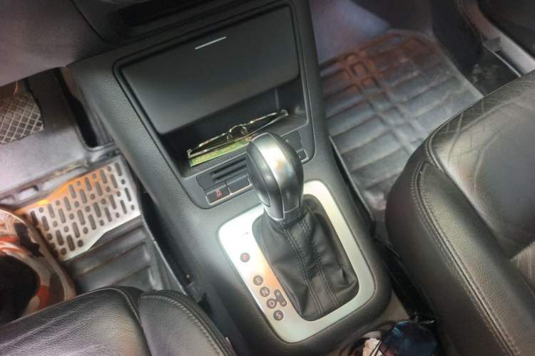 Used Volkswagen Tiguan 2012 2.0 TSI Comfort Edition Gear Lever
