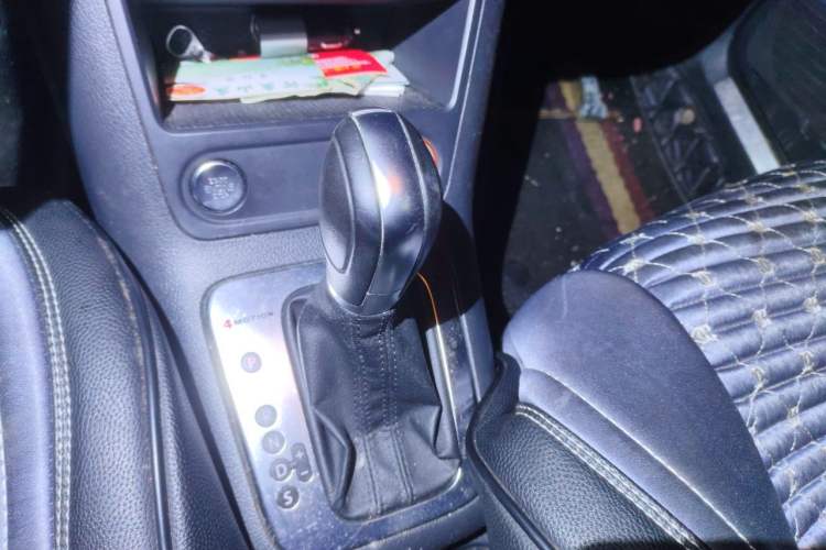 Used Volkswagen Tiguan 2012 1.8TSI Automatic All-Wheel Drive Elite Edition Gear Lever