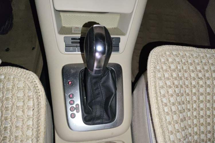Used Volkswagen Tiguan 2012 1.8TSI Automatic Two-Wheel Drive Urban Edition Gear Lever