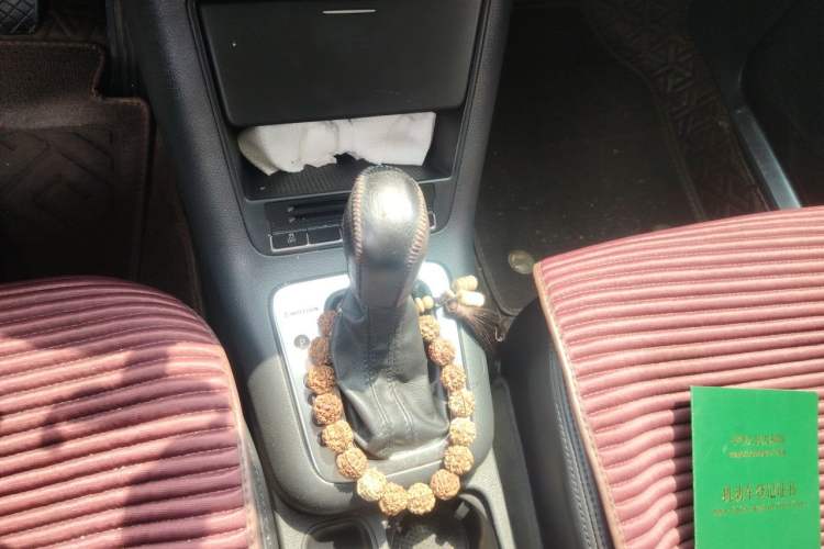Used Volkswagen Tiguan 2012 1.8TSI Automatic All-Wheel Drive Elite Edition Gear Lever