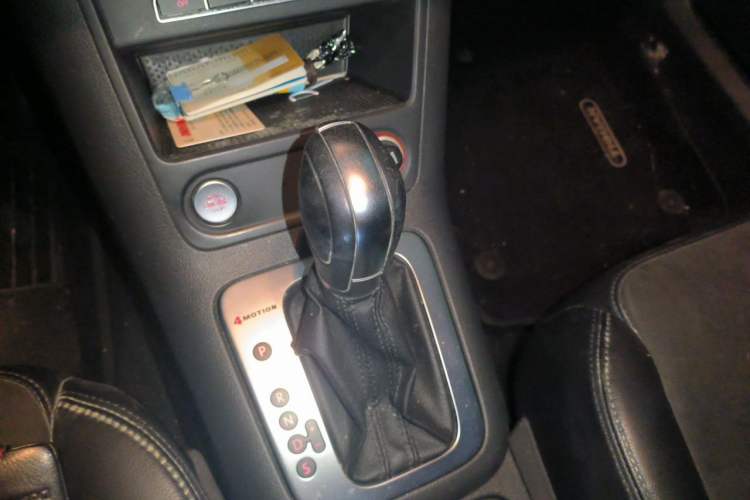 Used Volkswagen Tiguan 2012 2.0 TSI Automatic All-Wheel Drive Flagship Edition Gear Lever