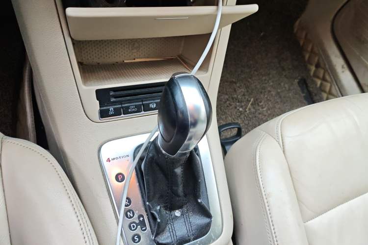 Used Volkswagen Tiguan 2012 2.0 TSI Comfort Edition Gear Lever