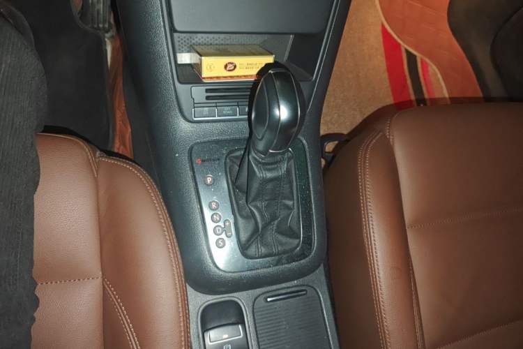 Used Volkswagen Tiguan 2012 2.0 TSI Comfort Edition Gear Lever