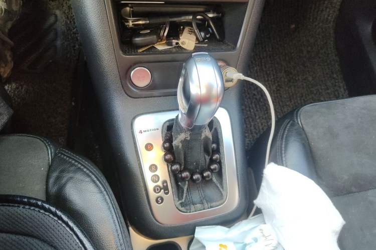 Used Volkswagen Tiguan 2012 2.0 TSI Automatic All-Wheel Drive Flagship Edition Gear Lever