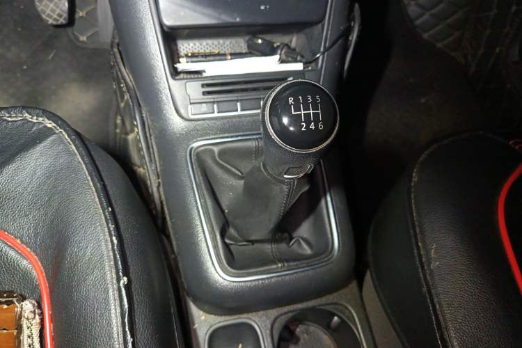 Used Volkswagen Tiguan 2012 1.8TSI Manual Two-Wheel Drive Urban Edition Gear Lever