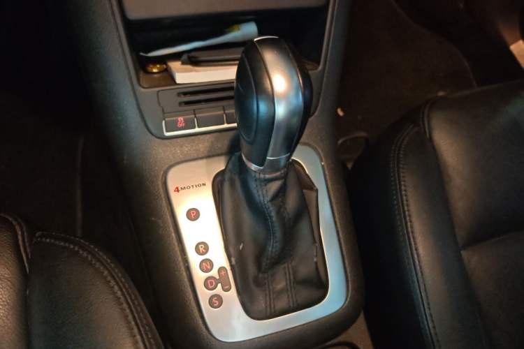 Used Volkswagen Tiguan 2012 2.0 TSI Comfort Edition Gear Lever