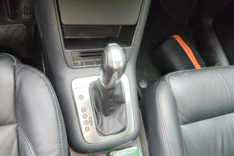 Used Volkswagen Tiguan 2012 1.8TSI Automatic All-Wheel Drive Elite Edition Gear Lever