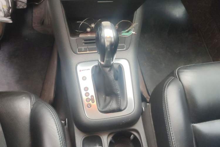 Used Volkswagen Tiguan 2012 1.8TSI Automatic All-Wheel Drive Elite Edition Gear Lever