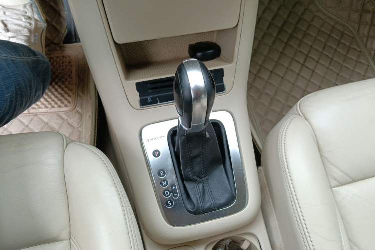Used Volkswagen Tiguan 2012 1.8TSI Automatic All-Wheel Drive Fashion Edition Gear Lever