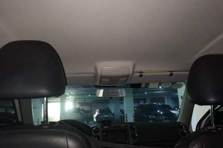 Used Volkswagen Tiguan 2012 1.8TSI Manual Two-Wheel Drive Enjoyment Edition Headliner