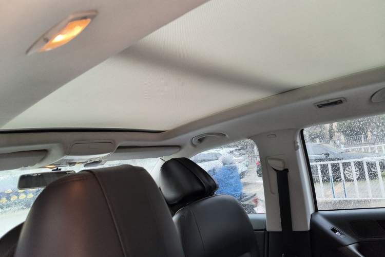 Used Volkswagen Tiguan 2012 2.0 TSI Automatic All-Wheel Drive Elite Edition Headliner
