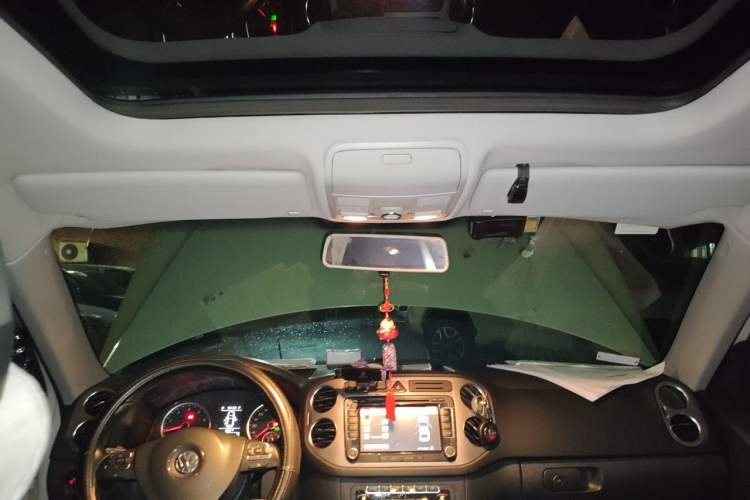 Used Volkswagen Tiguan 2012 1.8TSI Automatic Two-Wheel Drive Elite Edition Headliner