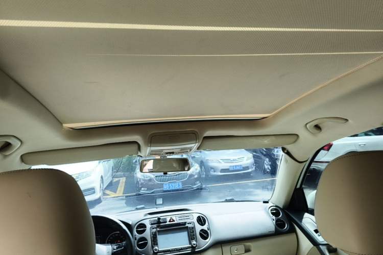 Used Volkswagen Tiguan 2012 1.8TSI Automatic Two-Wheel Drive Elite Edition Headliner