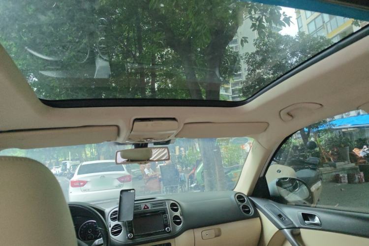 Used Volkswagen Tiguan 2012 2.0 TSI Automatic All-Wheel Drive Flagship Edition Headliner