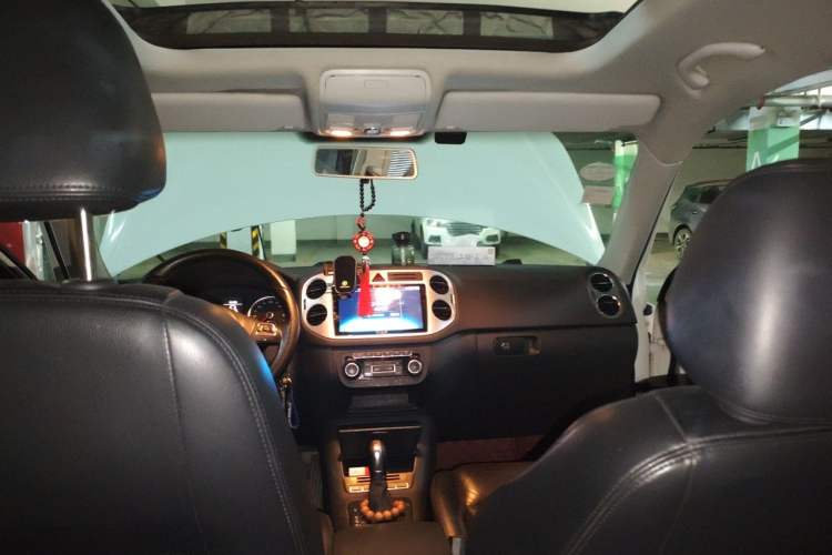 Used Volkswagen Tiguan 2012 1.8TSI Automatic Two-Wheel Drive Zhaoshi Edition Headliner