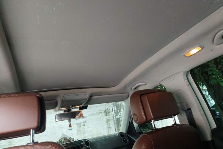 Used Volkswagen Tiguan 2012 2.0 TSI Comfort Edition Headliner