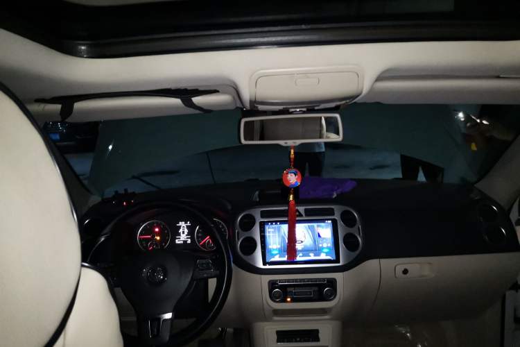 Used Volkswagen Tiguan 2012 2.0 TSI Automatic All-Wheel Drive Flagship Edition Headliner