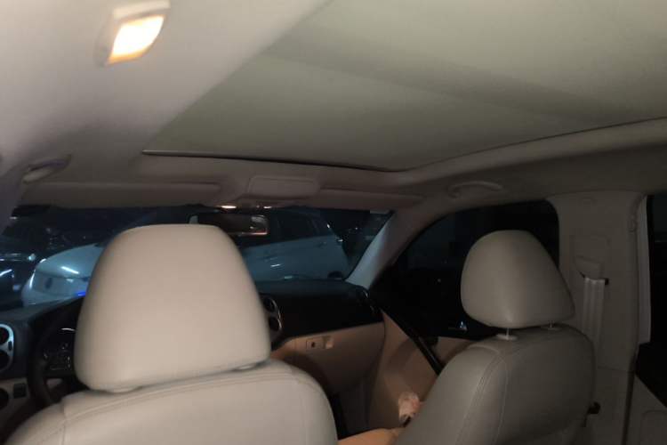 Used Volkswagen Tiguan 2012 1.8TSI Automatic All-Wheel Drive Elite Edition Headliner