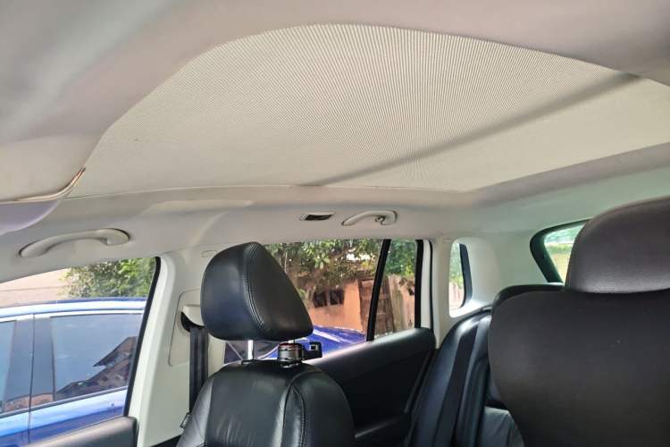 Used Volkswagen Tiguan 2012 1.8TSI Automatic All-Wheel Drive Elite Edition Headliner