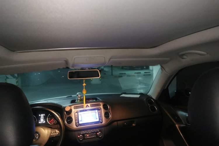 Used Volkswagen Tiguan 2012 1.8TSI Automatic Two-Wheel Drive Elite Edition Headliner