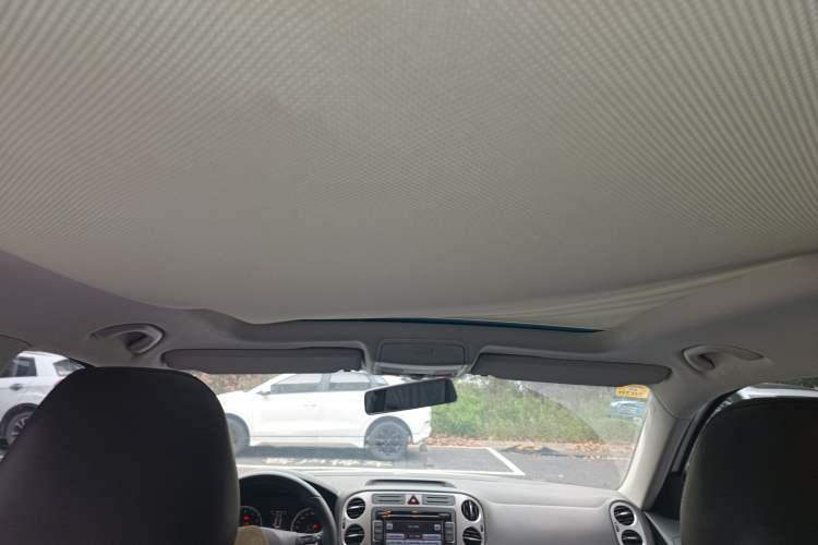 Used Volkswagen Tiguan 2012 1.8TSI Automatic Two-Wheel Drive Elite Edition Headliner