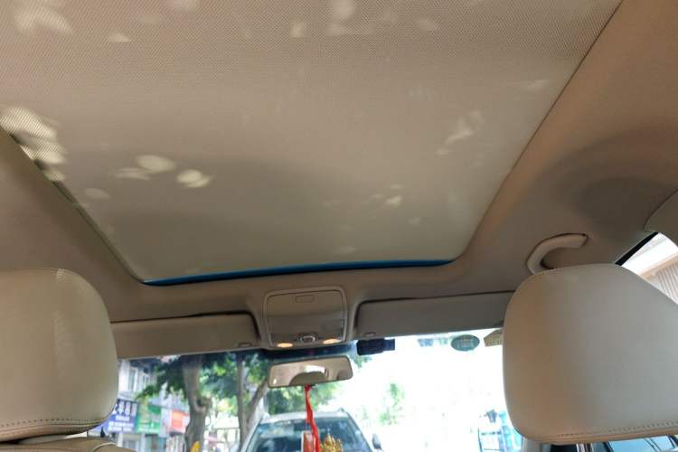 Used Volkswagen Tiguan 2012 2.0 TSI Automatic All-Wheel Drive Elite Edition Headliner
