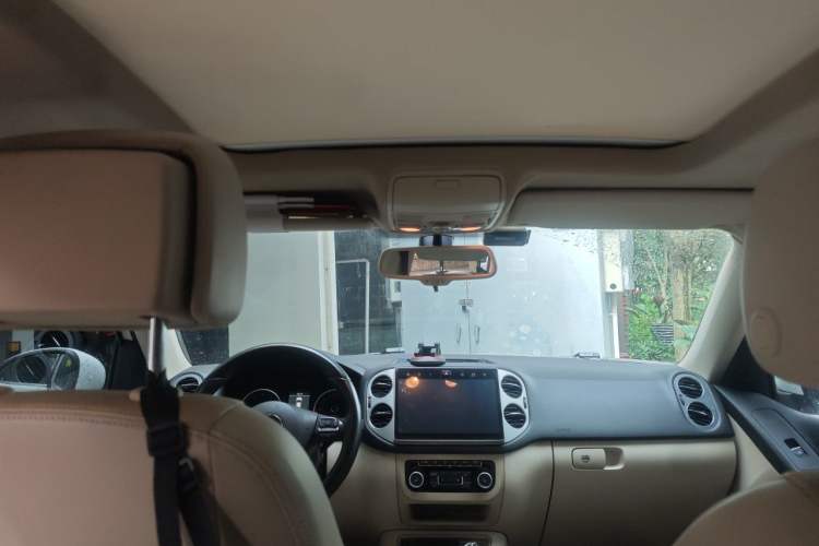 Used Volkswagen Tiguan 2012 2.0 TSI Comfort Edition Headliner