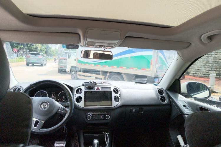 Used Volkswagen Tiguan 2012 1.8TSI Automatic Two-Wheel Drive Elite Edition Headliner