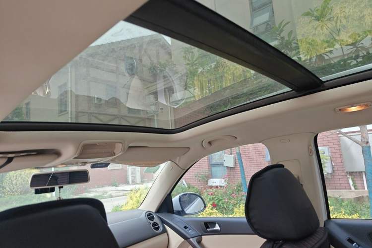 Used Volkswagen Tiguan 2012 1.8TSI Automatic Two-Wheel Drive Elite Edition Headliner